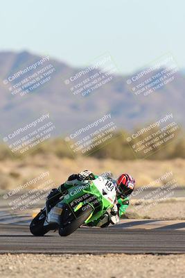 media/Dec-07-2025-CVMA (Sun) [[3e7d2de5dc]]/Race 16-Formula Middleweight/